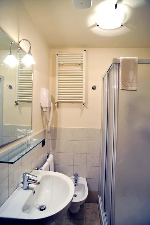 Albergo Croce D'Oro Dolce Экстерьер фото